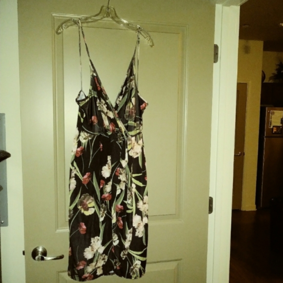 Dress - Picture 2 of 4